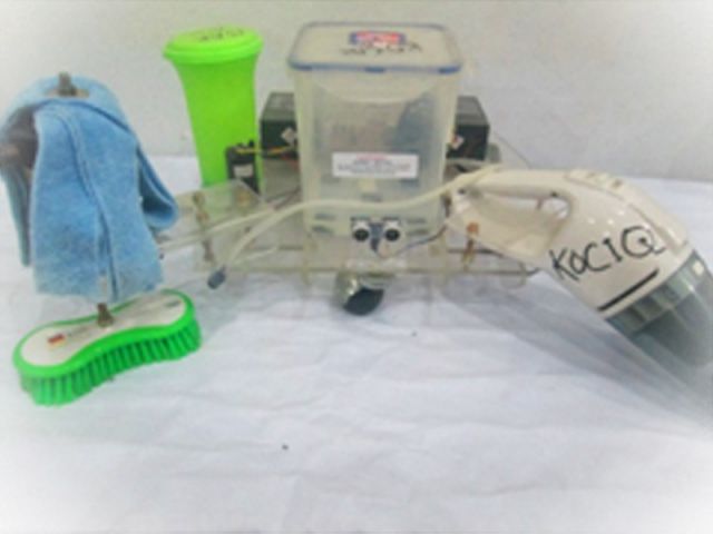 Rancangan robot mobile pengelap lantai dan penyedot debu 