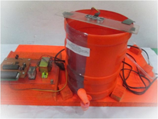 Alat pendeteksi batas air pada tangki