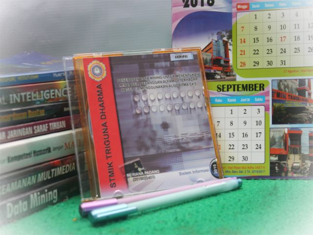 PENERAPAN DATA MINING UNTUK MENENTUKAN MINAT BELI PELANGGAN ALFAMIDI TERHADAP KASET CD MENGGUNAKAN ALGORITMA C 4.5