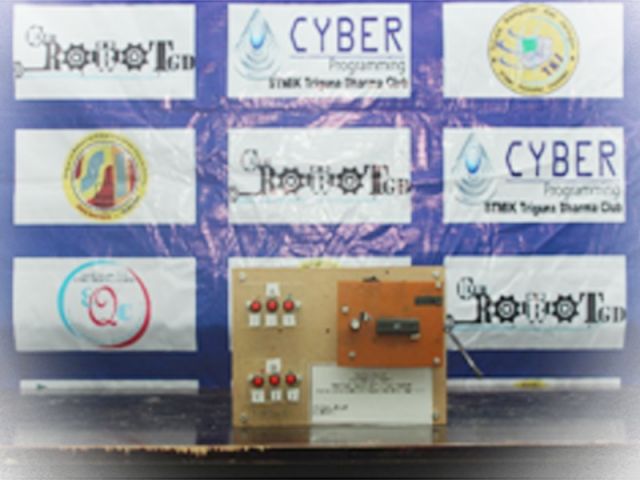 Alat pemanggil perawat oleh pasien rawat inap via ponsl android 